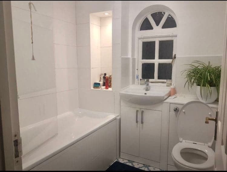 Flat Alpine Grove in Greater London