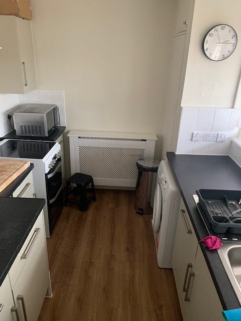 Room Larkhall Lane in Greater London