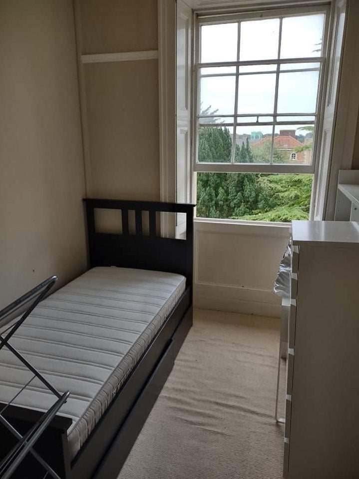 Flat Worcester Terrace in Bristol