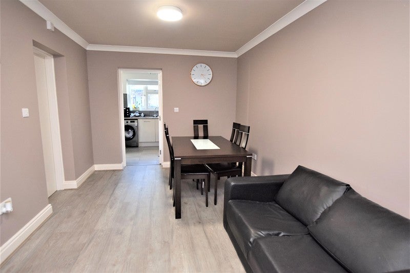 Room Thorold Road in Greater London