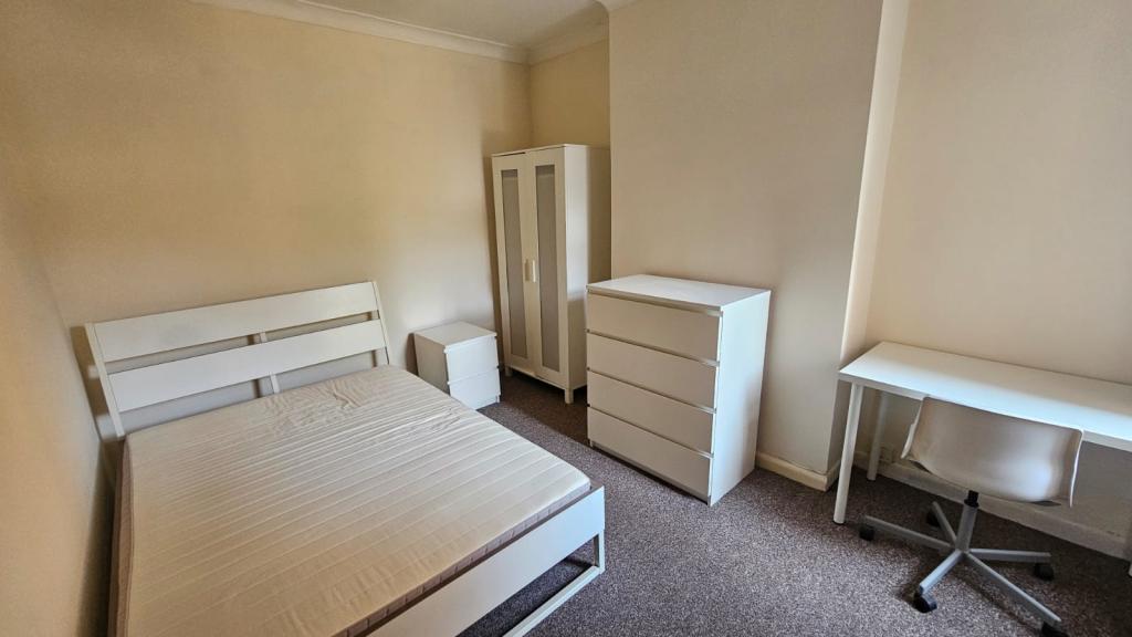 Room Coventry Road in Southampton
