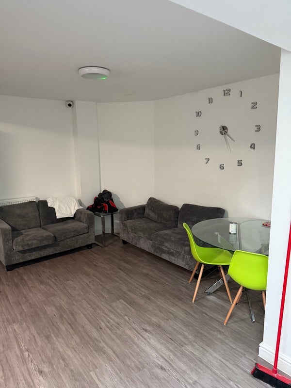 Room Thirlmere Road in Bristol