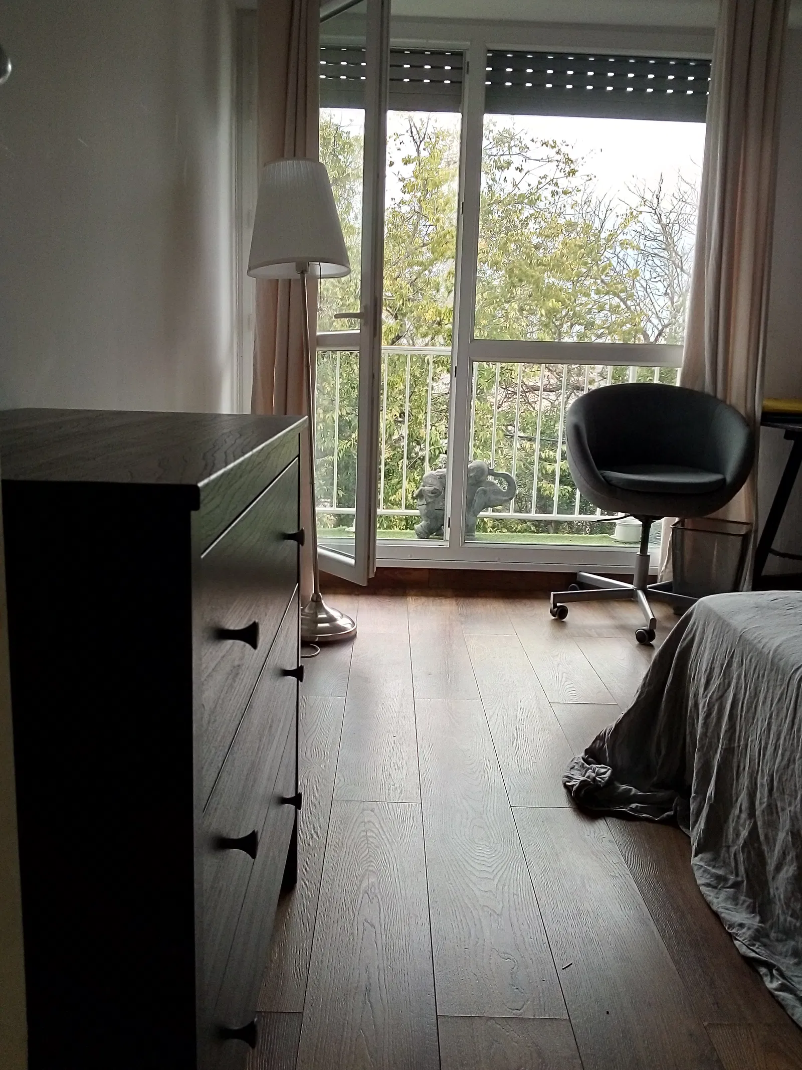 Room Rue Robert Caumont in Bordeaux