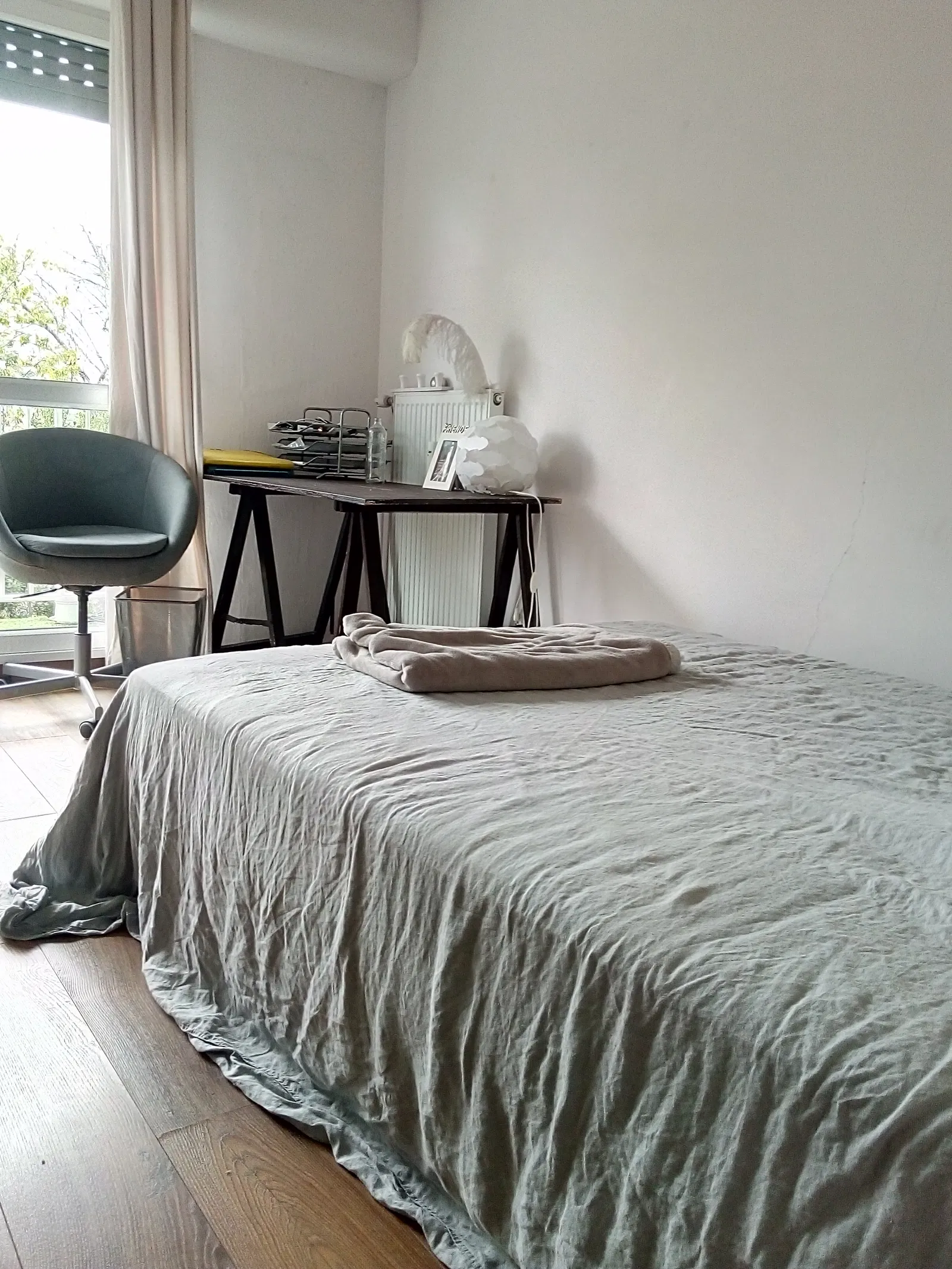 Room Rue Robert Caumont in Bordeaux