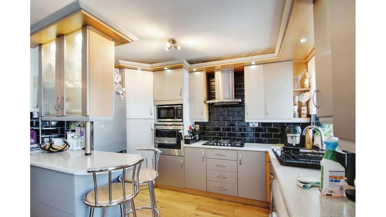 House Hadley Gardens in Greater London