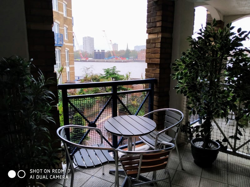 Room Rotherhithe Street in Greater London