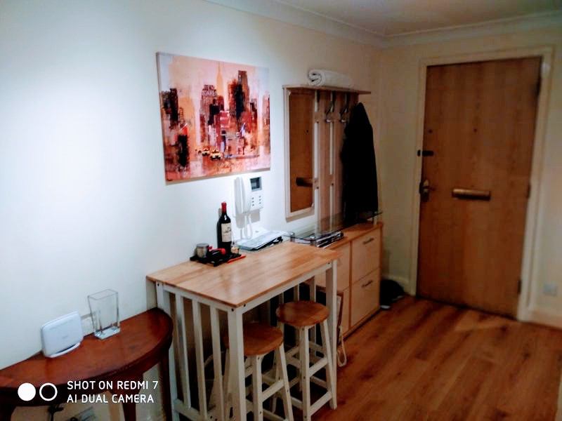 Room Rotherhithe Street in Greater London