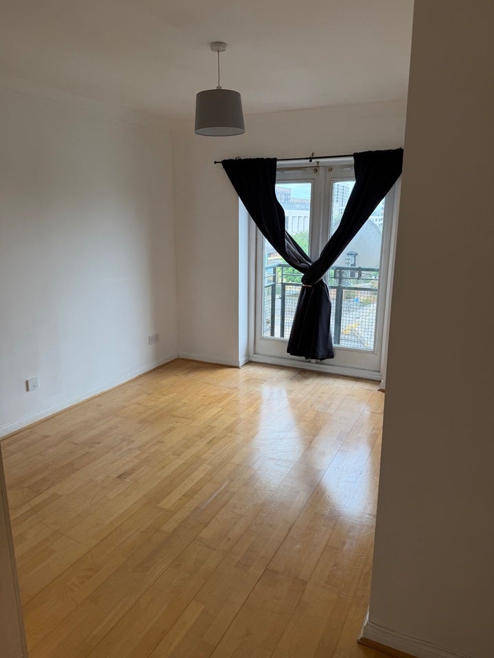 Flat Wesley Avenue in Greater London