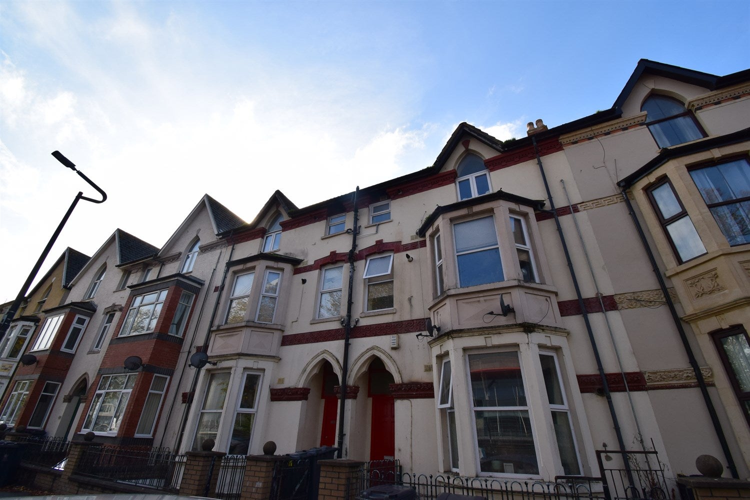 Flat Fitzhamon Embankment in Cardiff