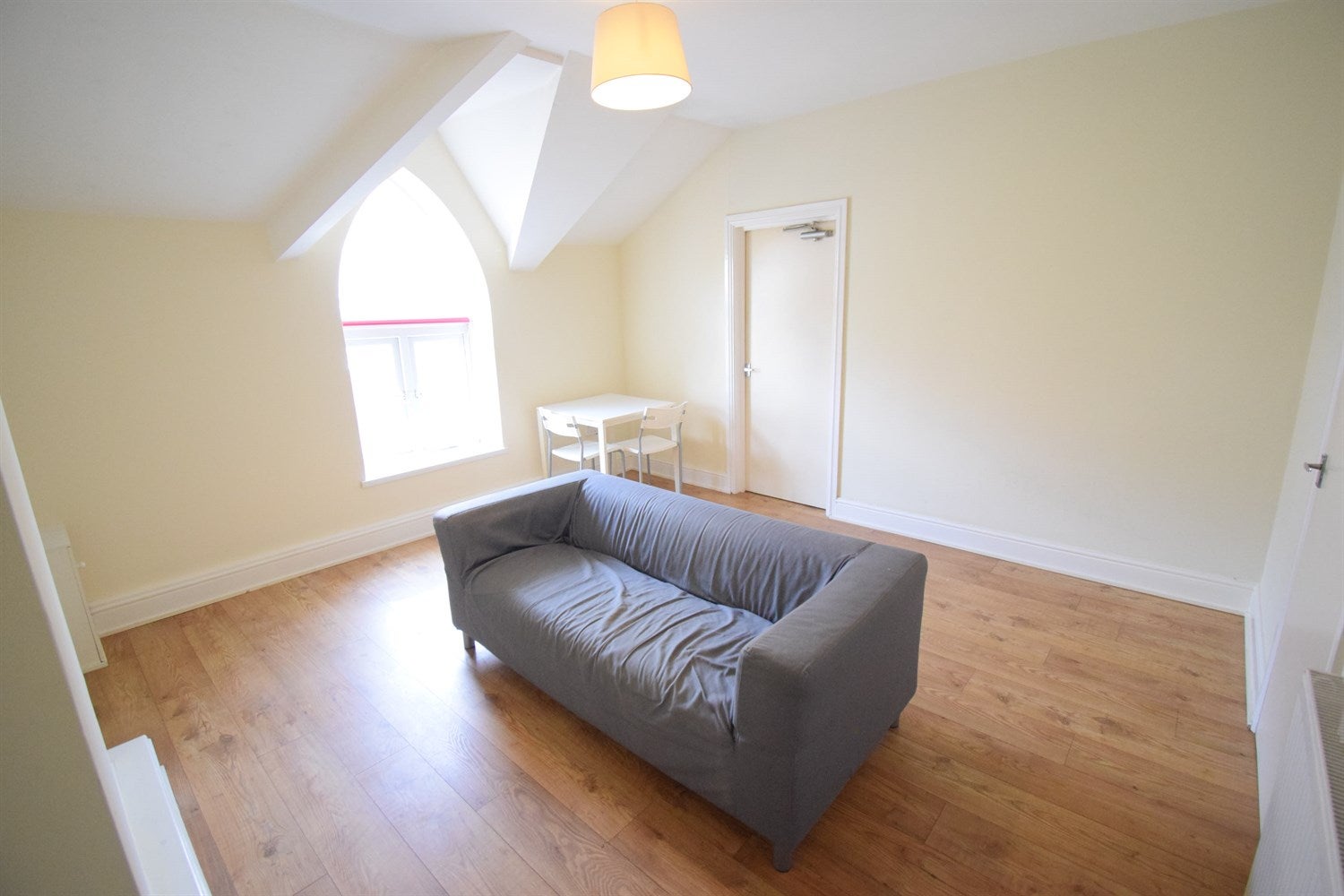 Flat Fitzhamon Embankment in Cardiff