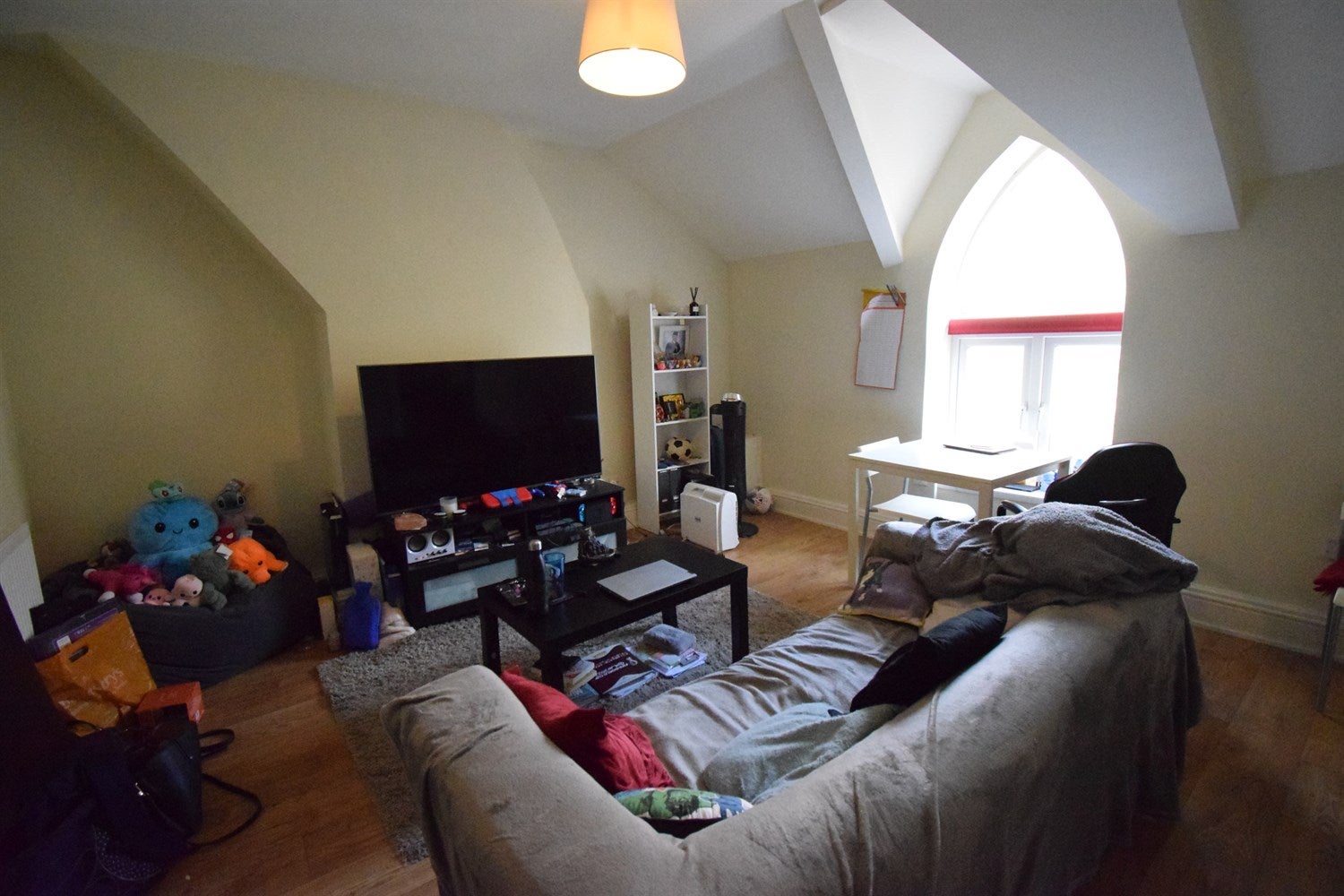 Flat Fitzhamon Embankment in Cardiff
