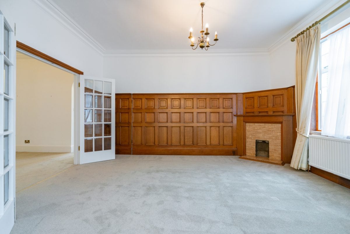 Flat Heath Drive in Greater London