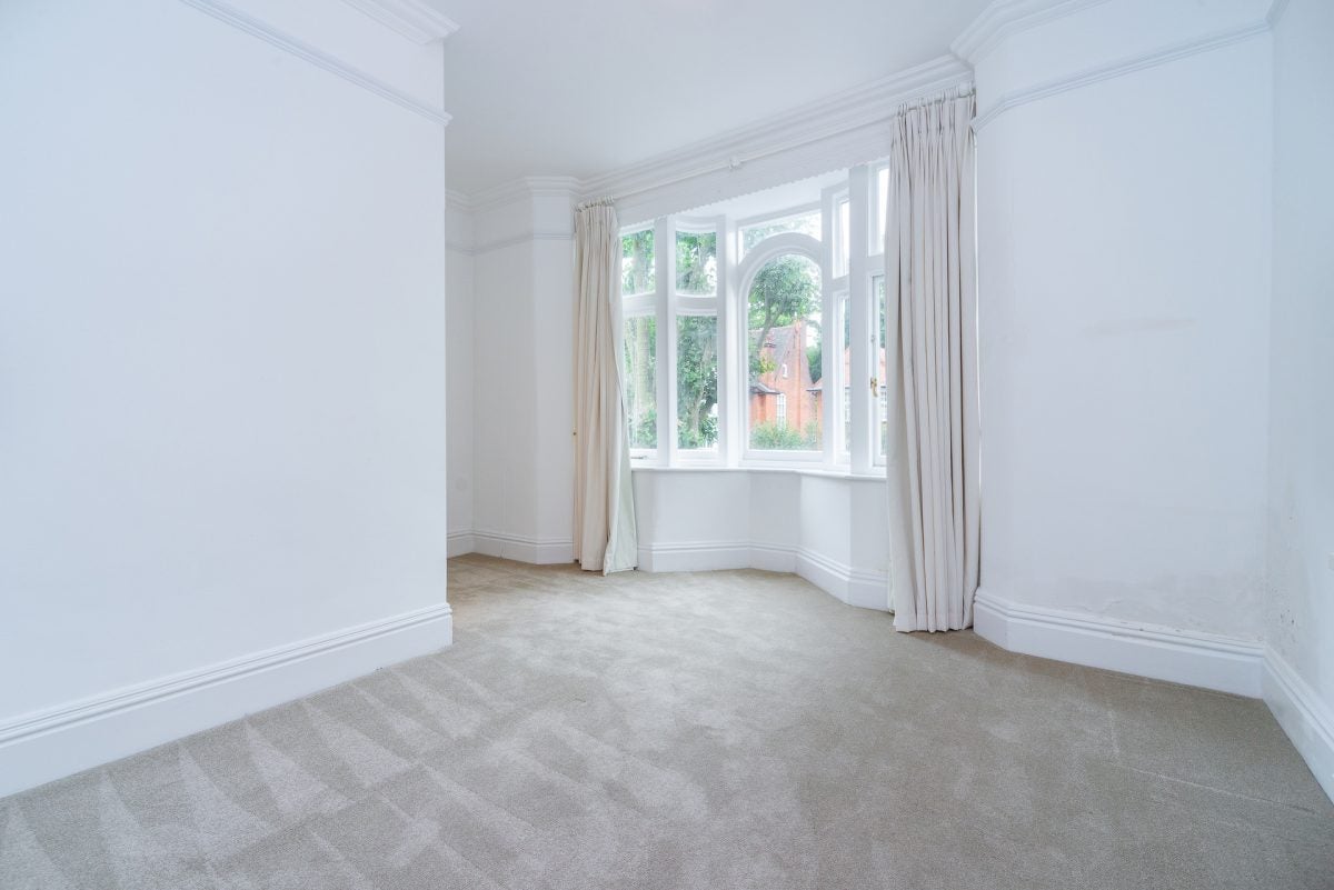 Flat Heath Drive in Greater London