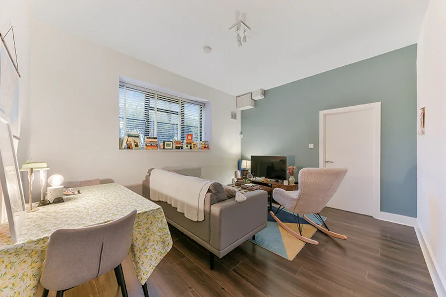 Flat D'Oyley Street in London