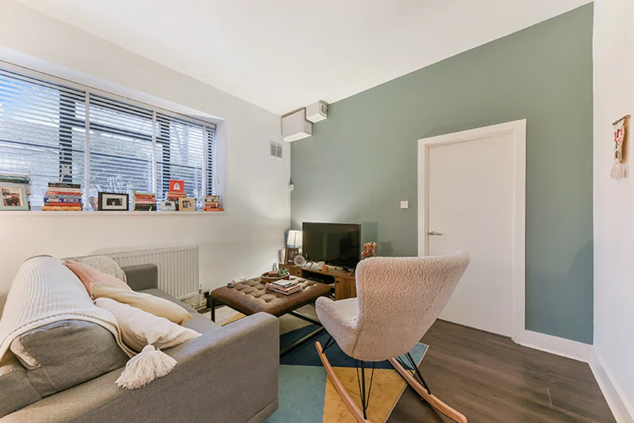 Flat D'Oyley Street in London