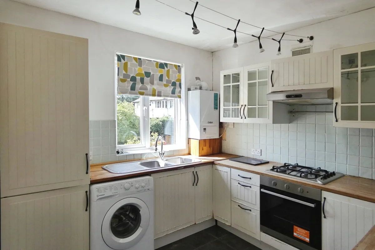 Flat Melbourne Road in Greater London