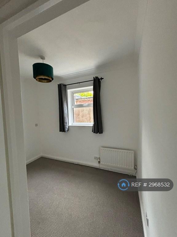 Flat Murray Road in Greater London