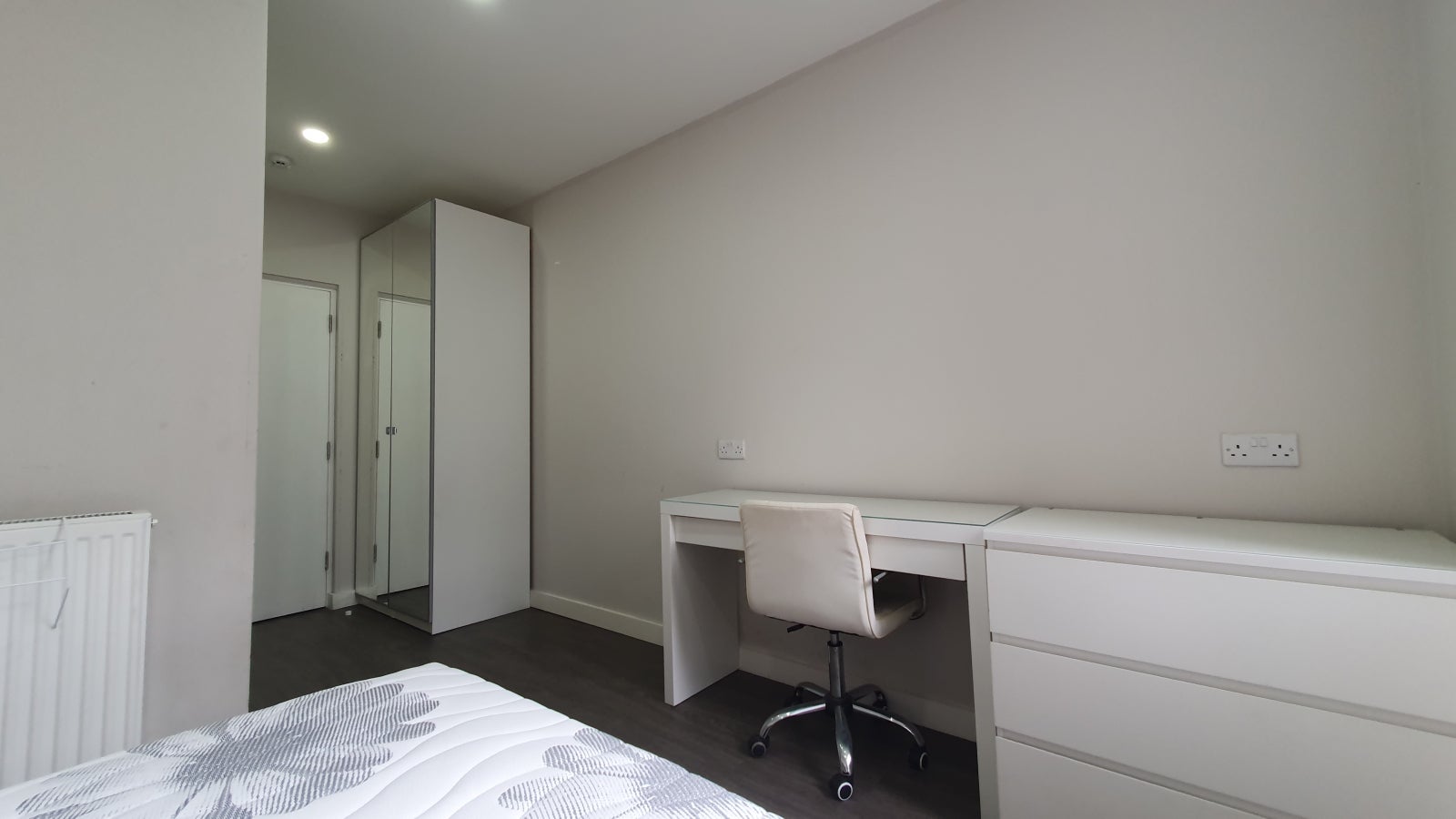 Room Castle Lane in Cardiff