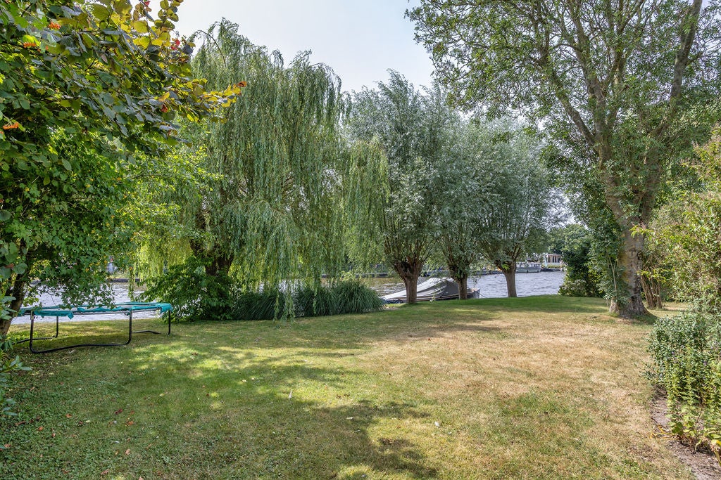Vrijstaande woning te koop: Kruiswater 8, Sneek