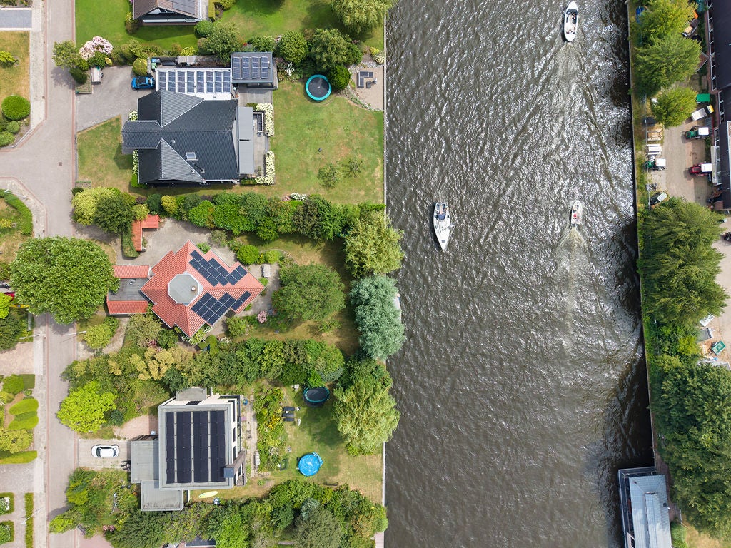 Vrijstaande woning te koop: Kruiswater 8, Sneek
