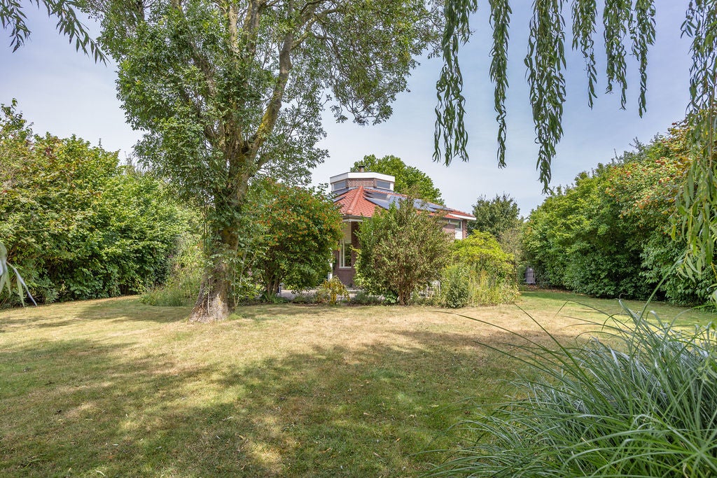 Vrijstaande woning te koop: Kruiswater 8, Sneek