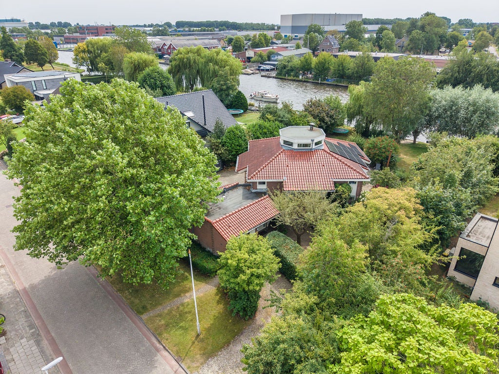 Vrijstaande woning te koop: Kruiswater 8, Sneek