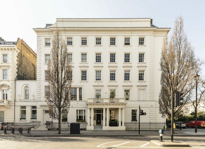 Flat Belgrave Road in City of Westminster