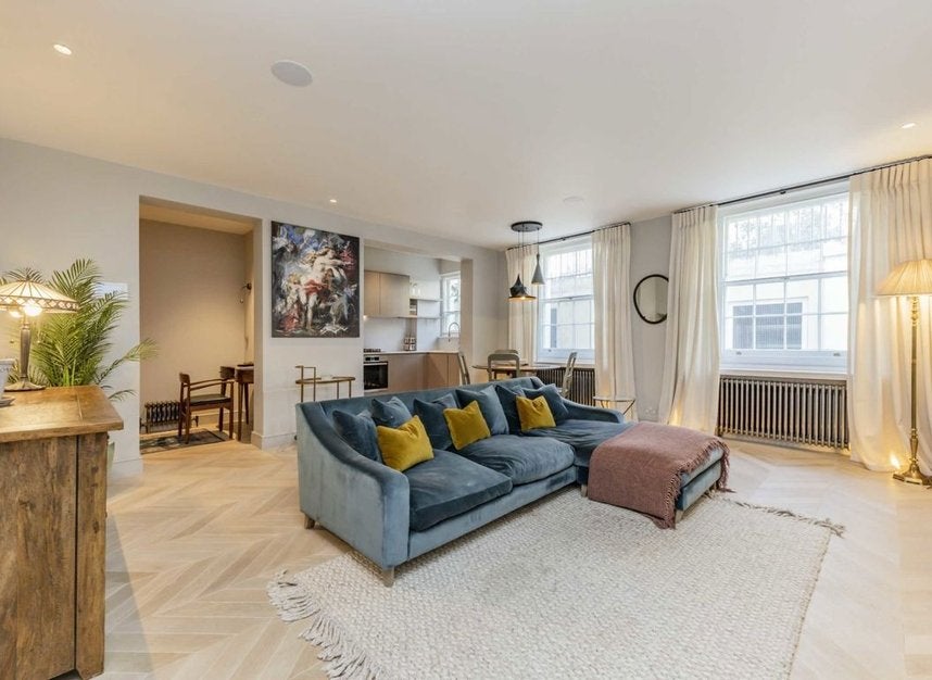 Flat Belgrave Road in City of Westminster