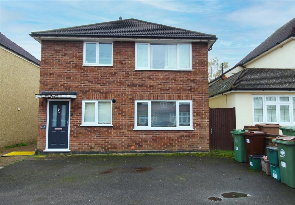 Flat Hilldale Road in Greater London