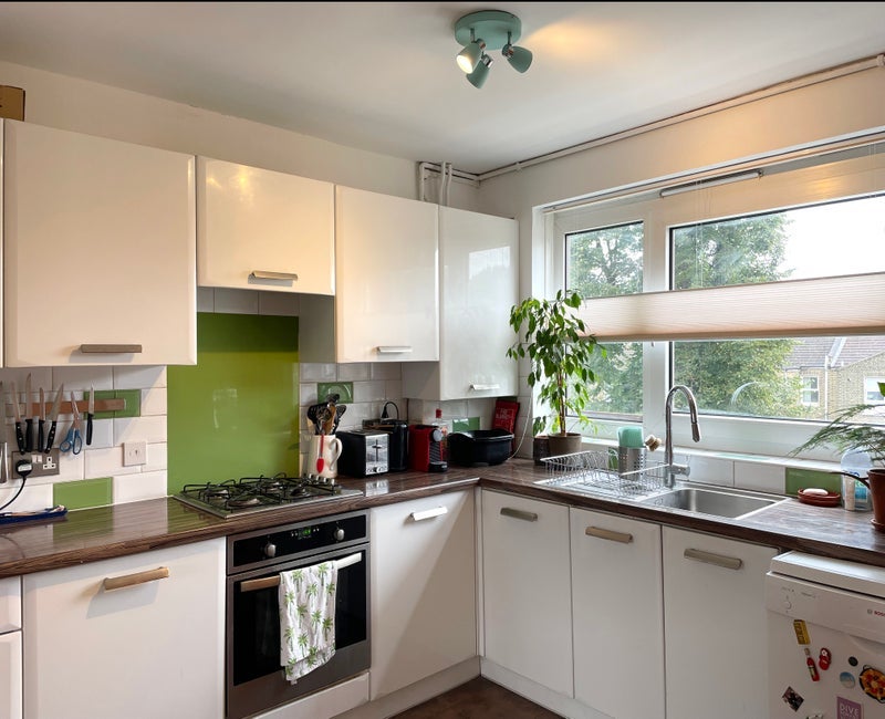 Room Chatsworth Road in Greater London