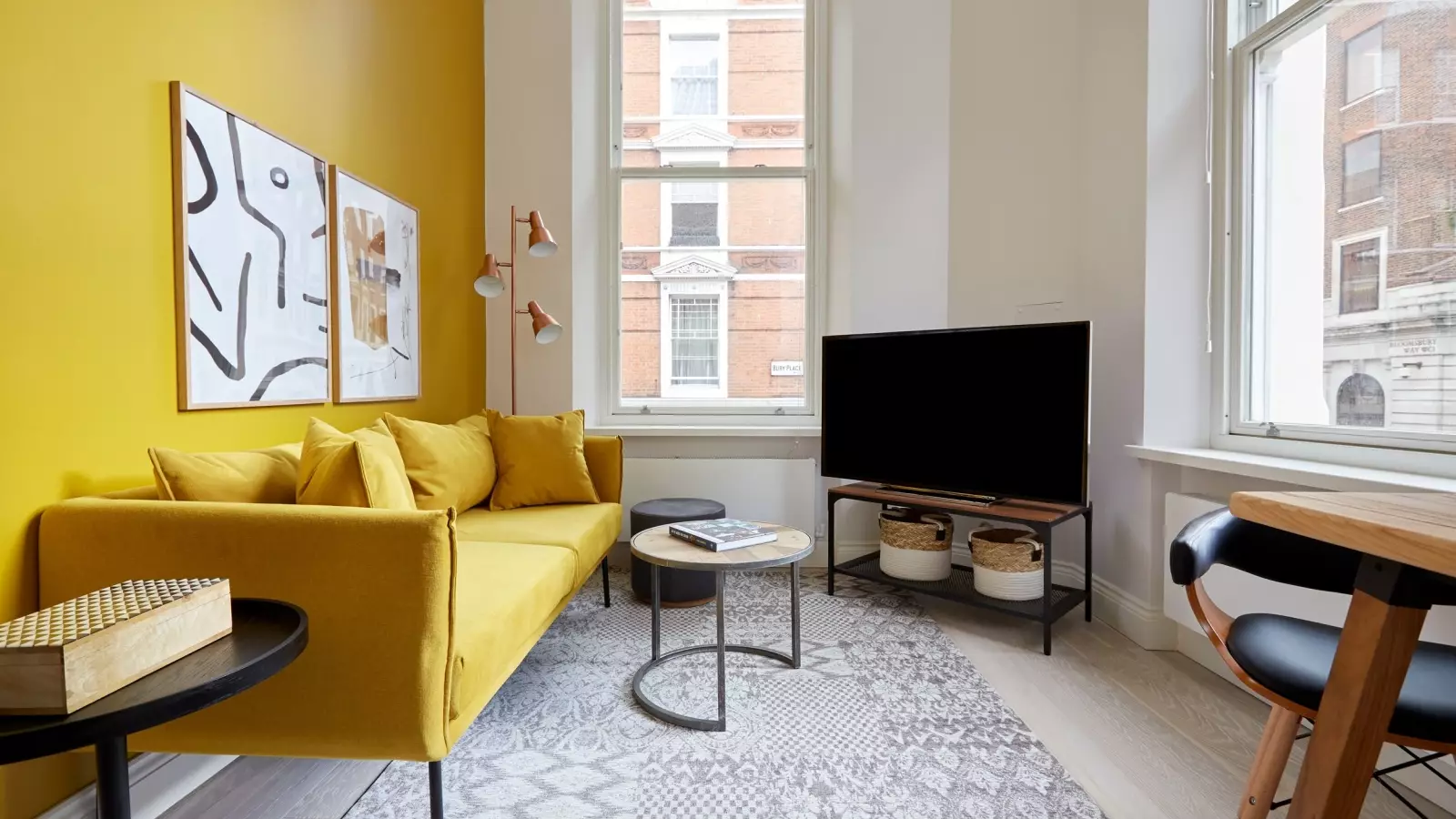 Flat Bury Place in Greater London