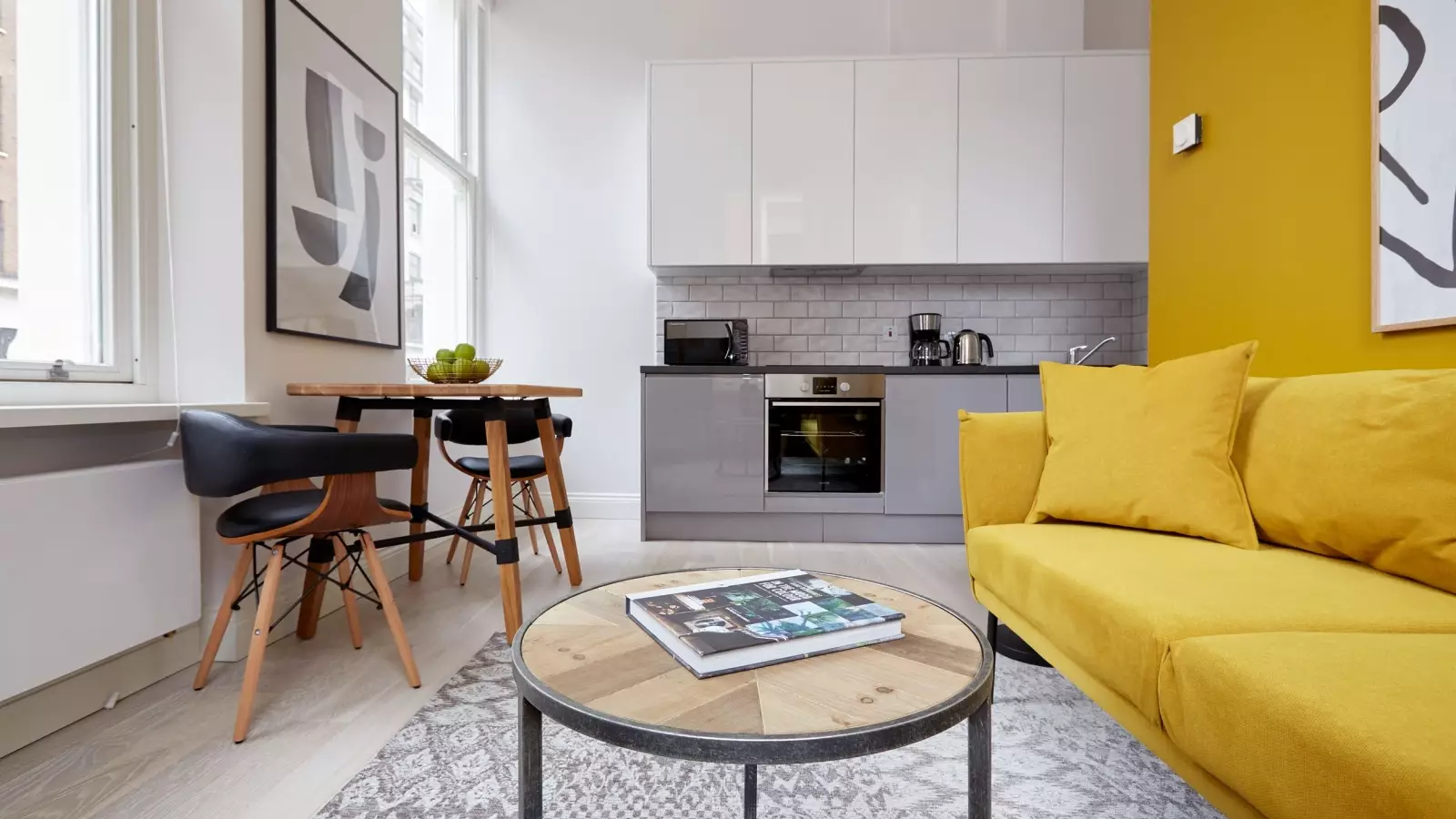 Flat Bury Place in Greater London