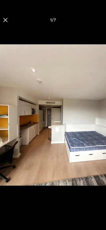 Room Duke Street in Glasgow