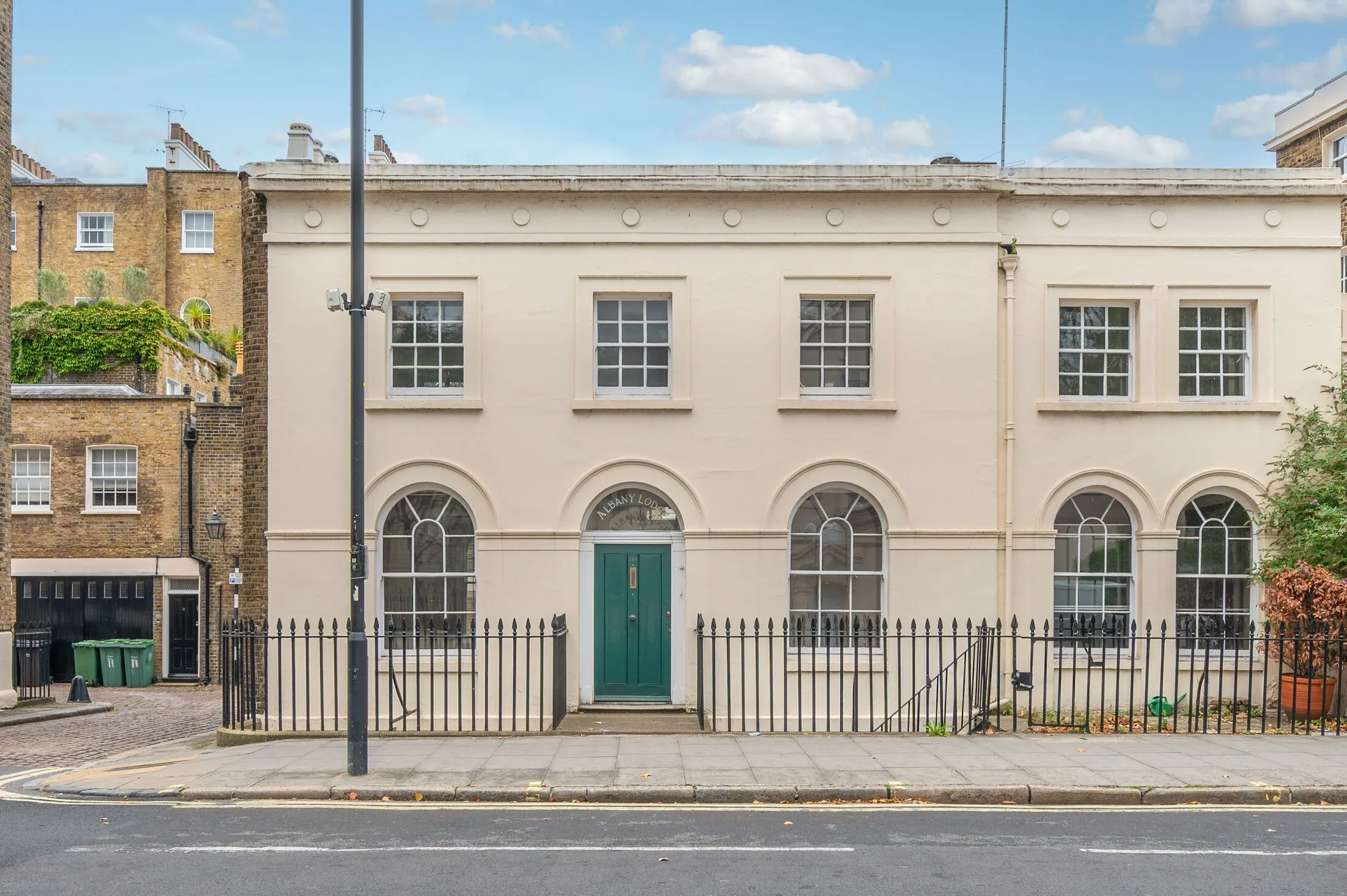 House Gloucester Gate Mews in Greater London