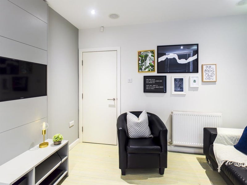 Room Guildford Street in Stoke-on-Trent