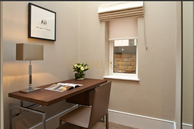 Flat Brompton Road in Greater London