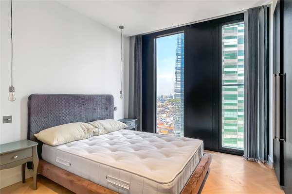 Flat Earl Street in Greater London