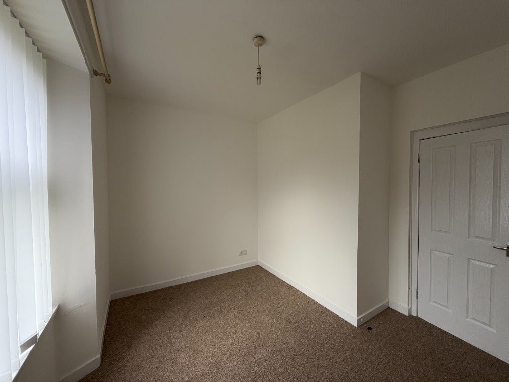 Flat Neilston Road in Paisley