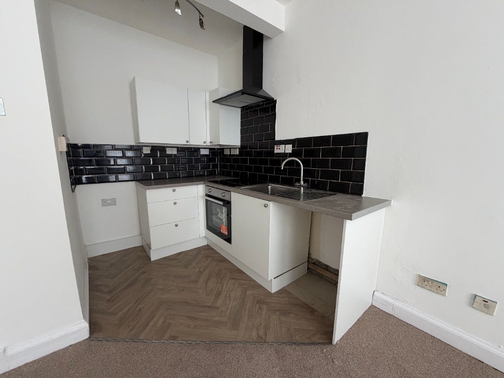Flat Neilston Road in Paisley