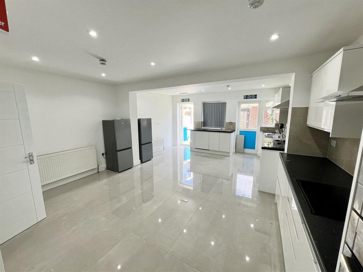 Flat Saxon Road in London