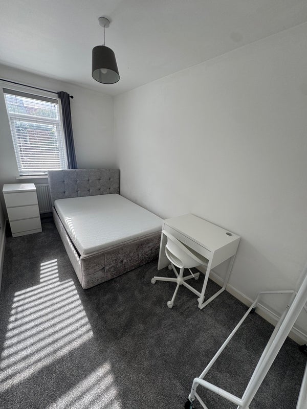 Room Derby Road in Nottingham