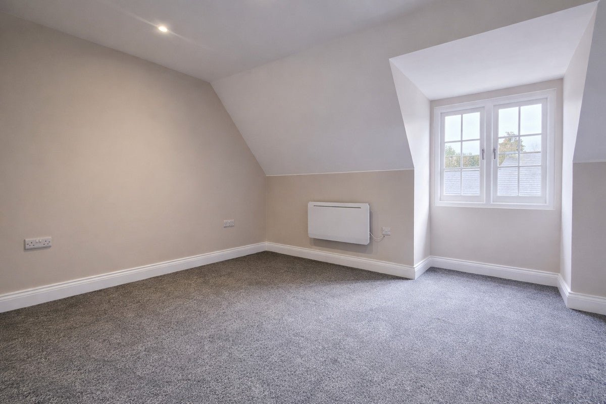 Flat Kent Road in Greater London