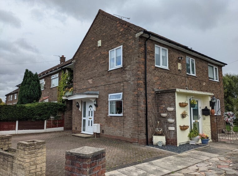 Flat Heaton Avenue in Bramhall