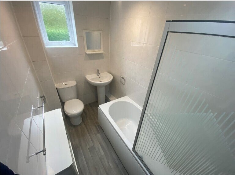 Flat Heaton Avenue in Bramhall