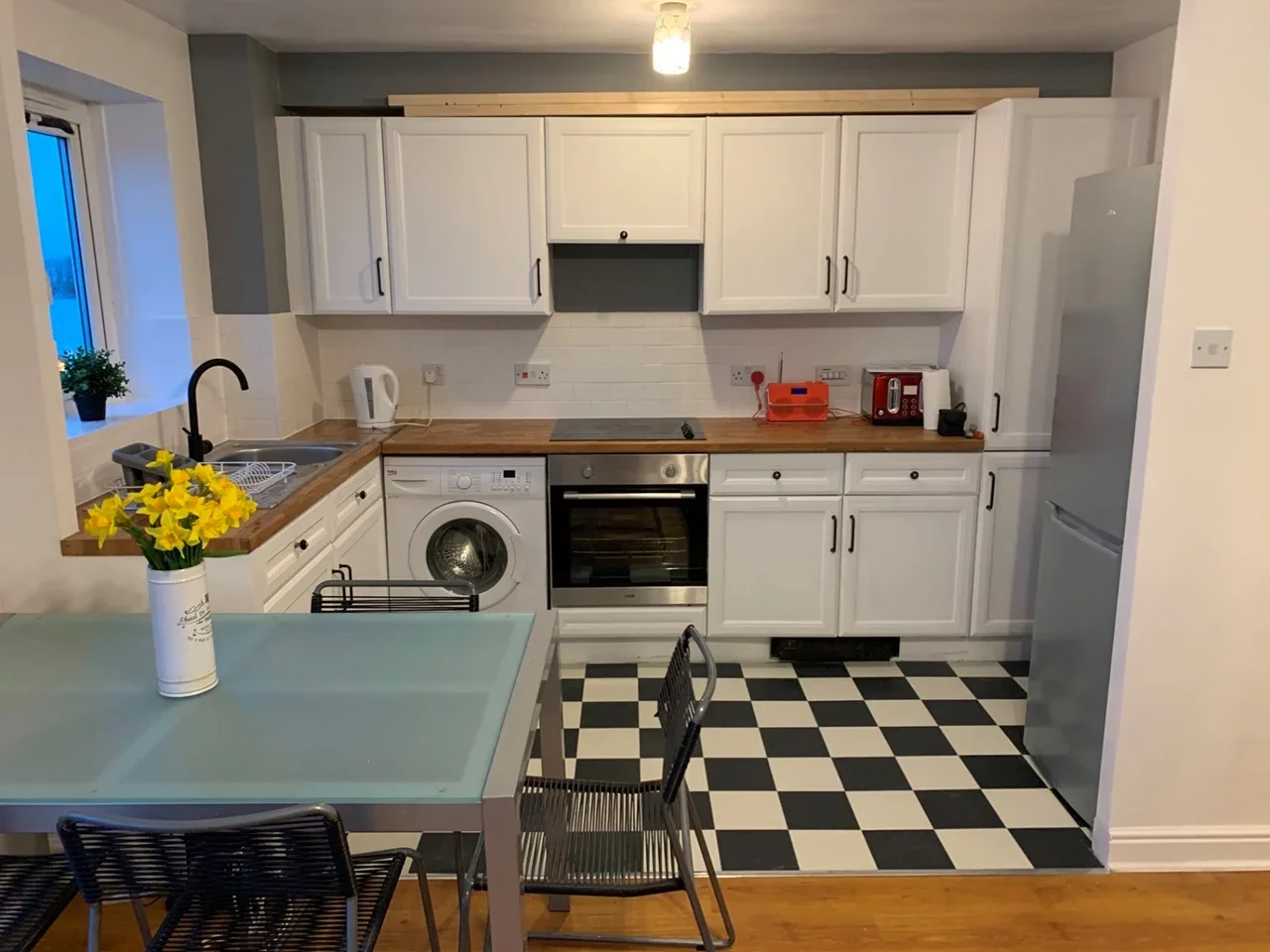 Flat Ferguson Close in Greater London