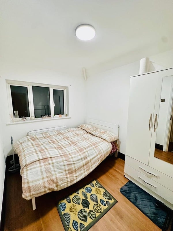 Flat Harris Road in Garston