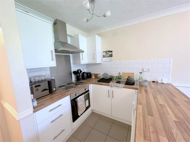 Flat Kenwyn Road in Dartford