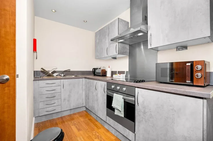 Flat Hurst Walk in Birmingham