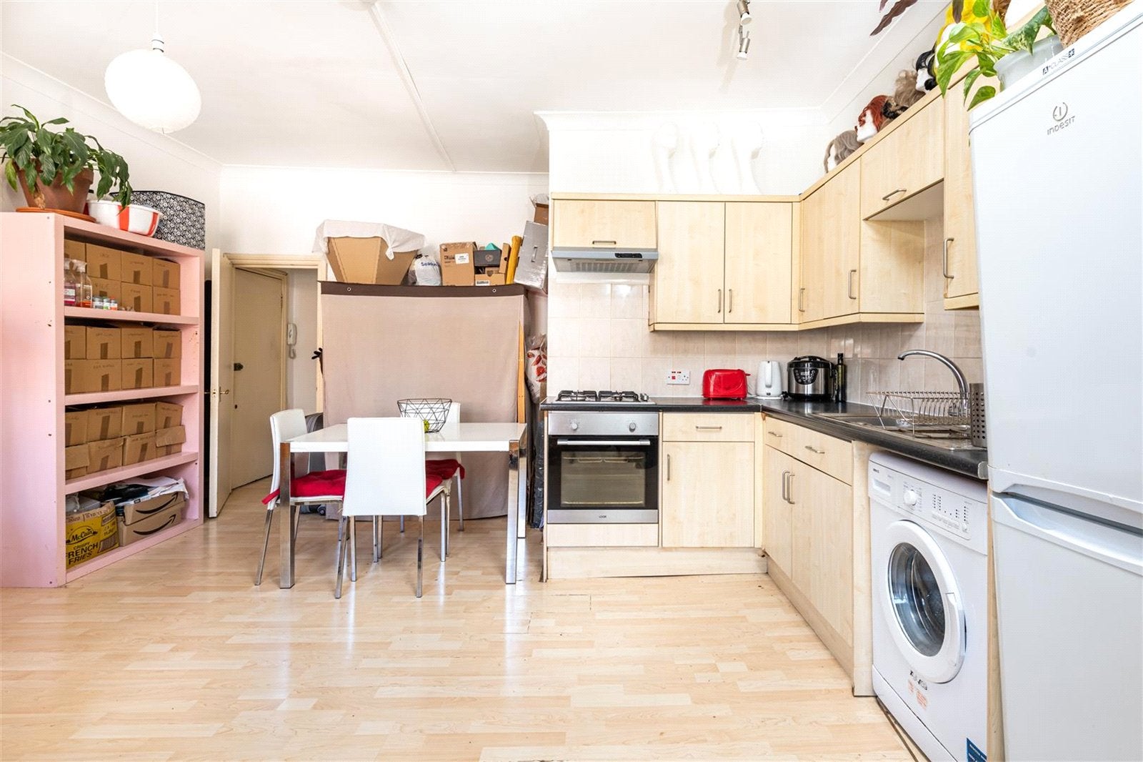 Flat Streatham High Road in Greater London
