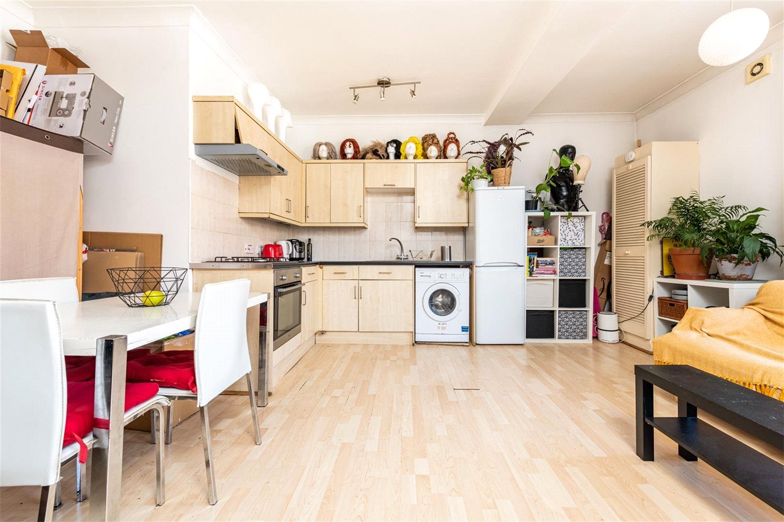 Flat Streatham High Road in Greater London